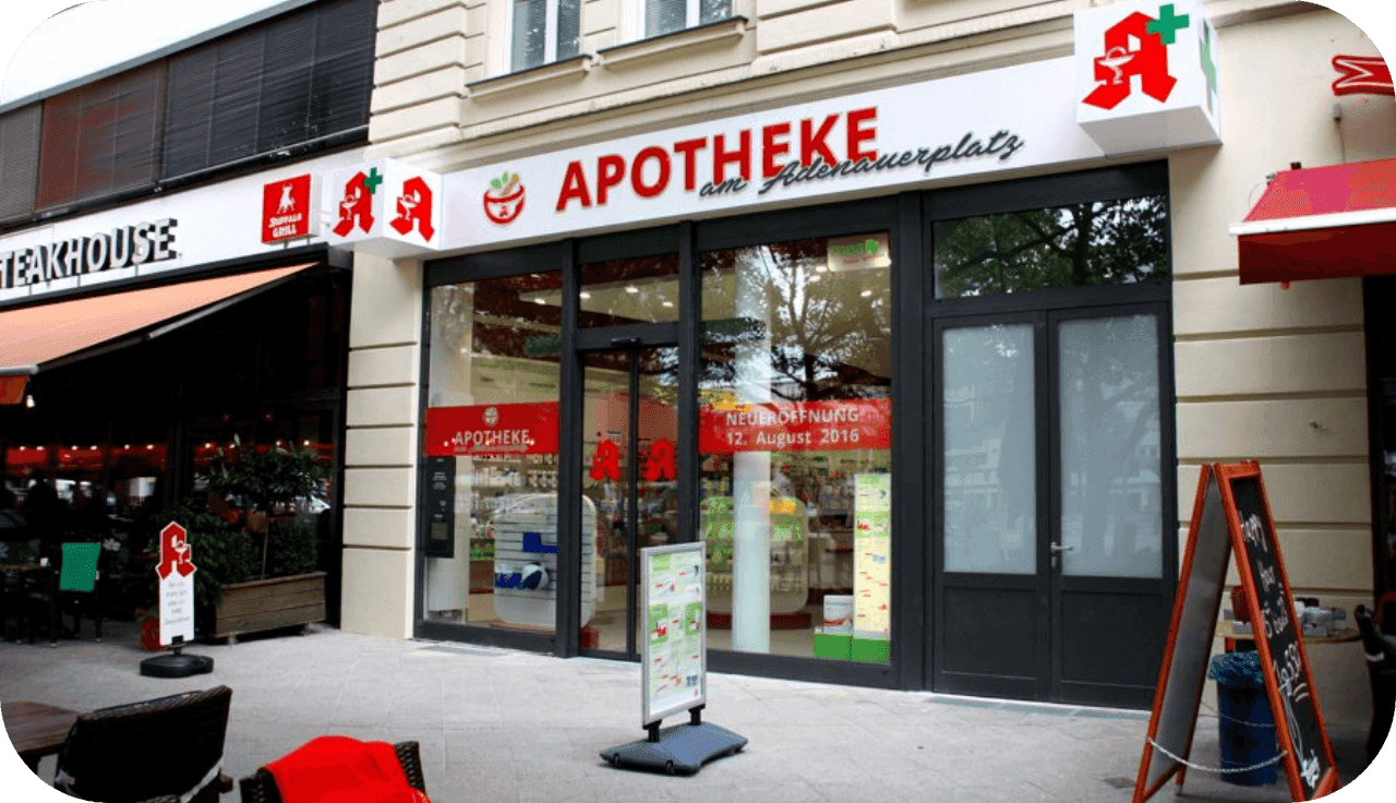 Aussenansicht der Apotheke am Adenauerplatz